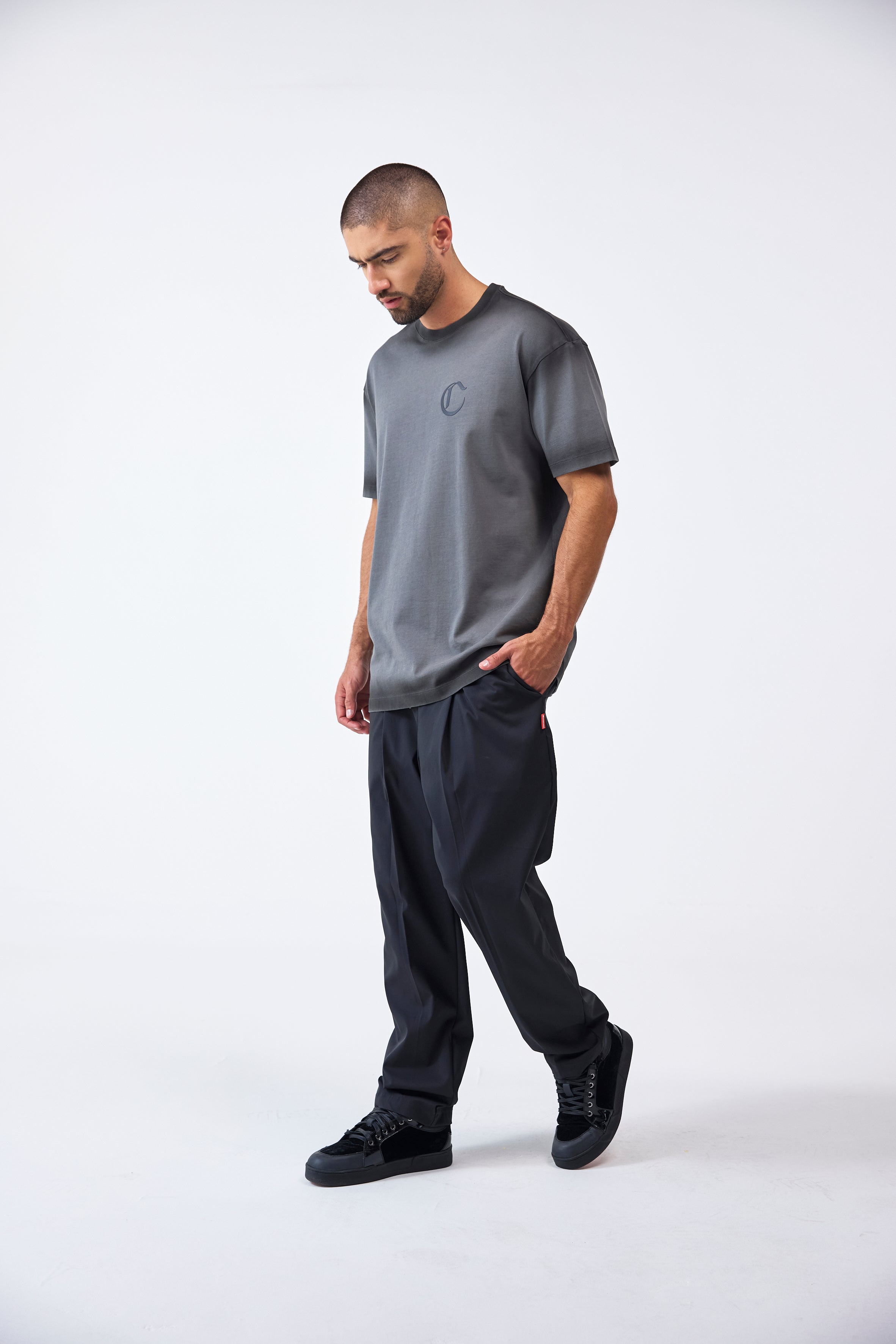 CAMISETA MASCULINO INTAGLIO GRIS OSCURO CLEMONT