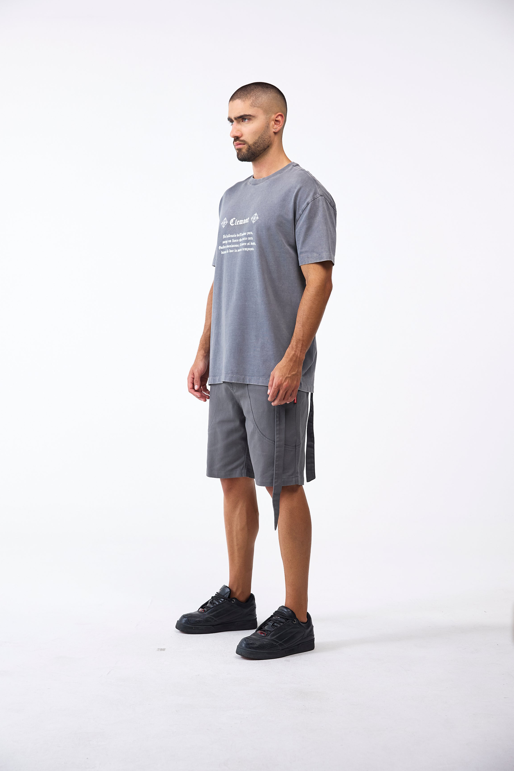 CAMISETA MASCULINO INQUIETANTE GRIS OSCURO CLEMONT